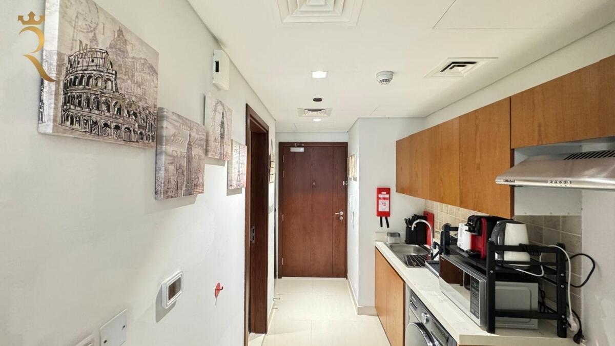 Modern In Al Reem Julphar Pool And Gym Apartment