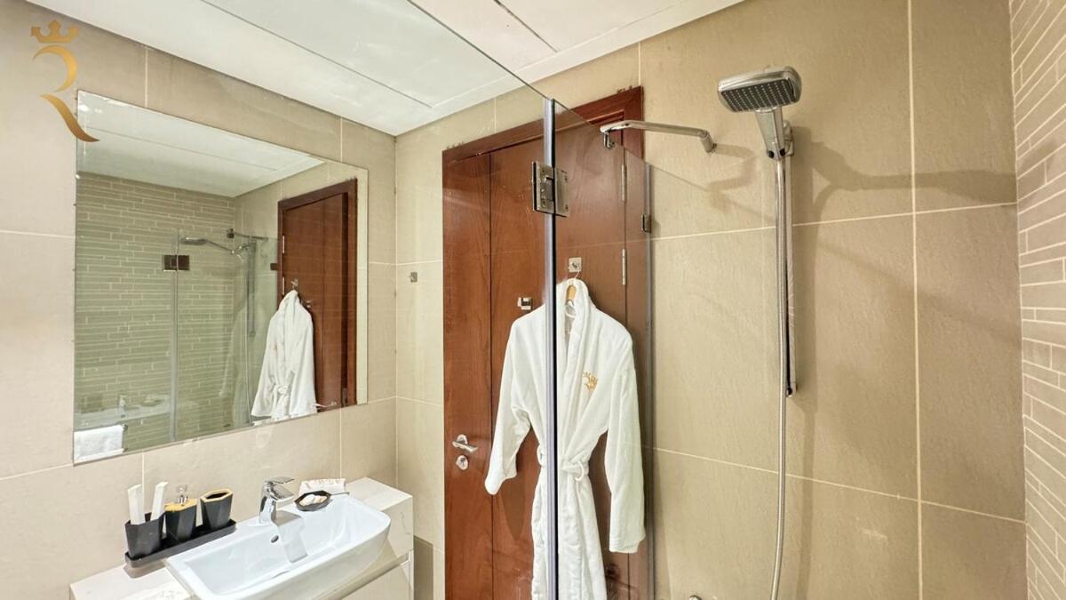 Modern In Al Reem Julphar Pool And Gym Apartment