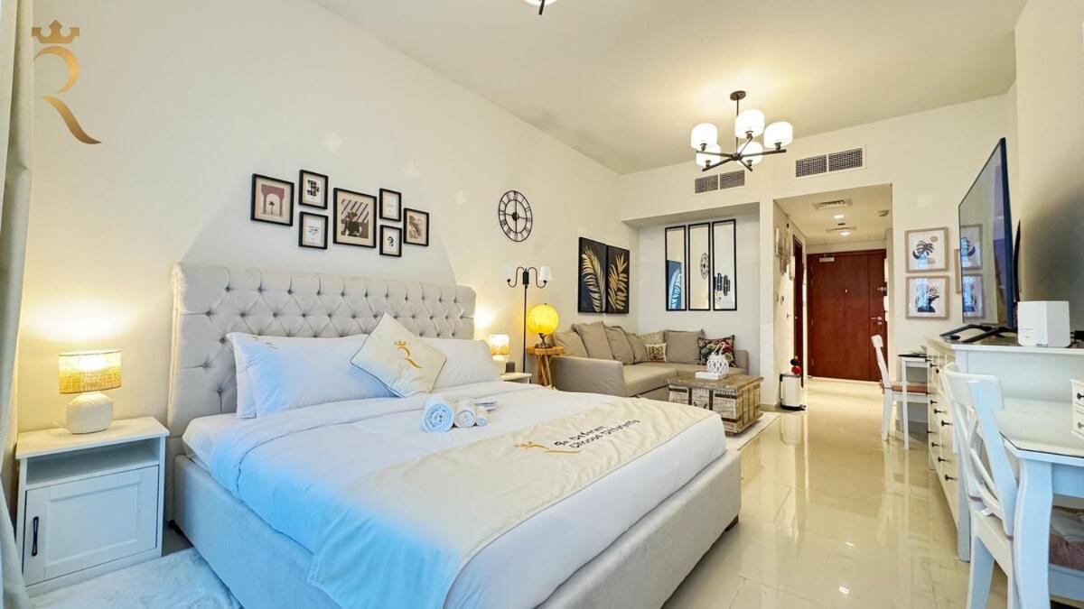 Modern In Al Reem Julphar Pool And Gym *